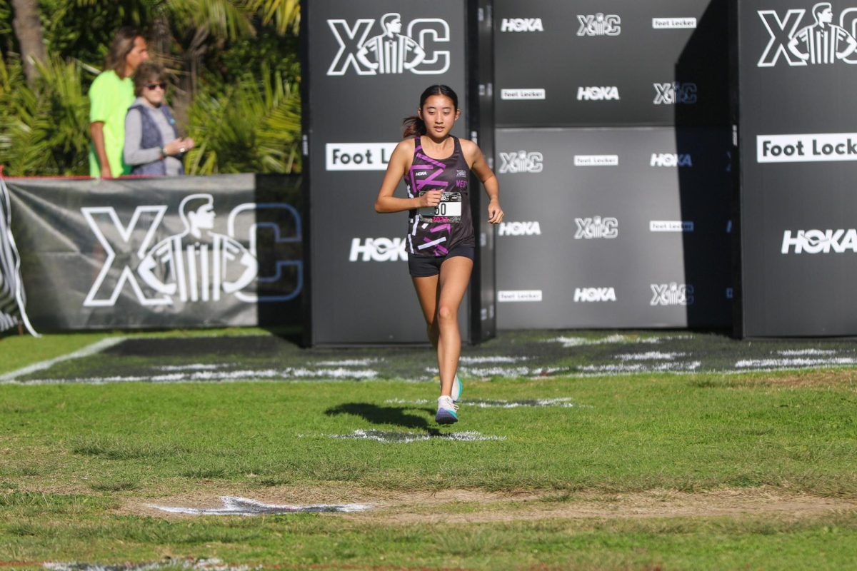 Hsieh runs out to the line at Foot Locker Nationals Cross Country Race!