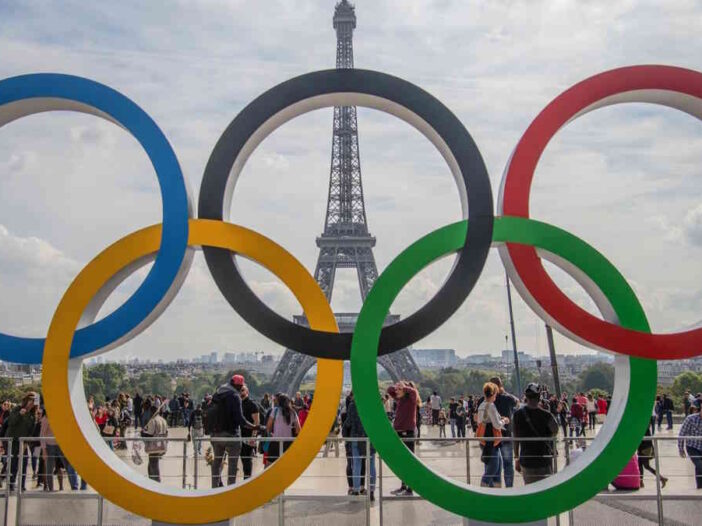 Olympic+rings+in+Paris%2C+23+September+2017.