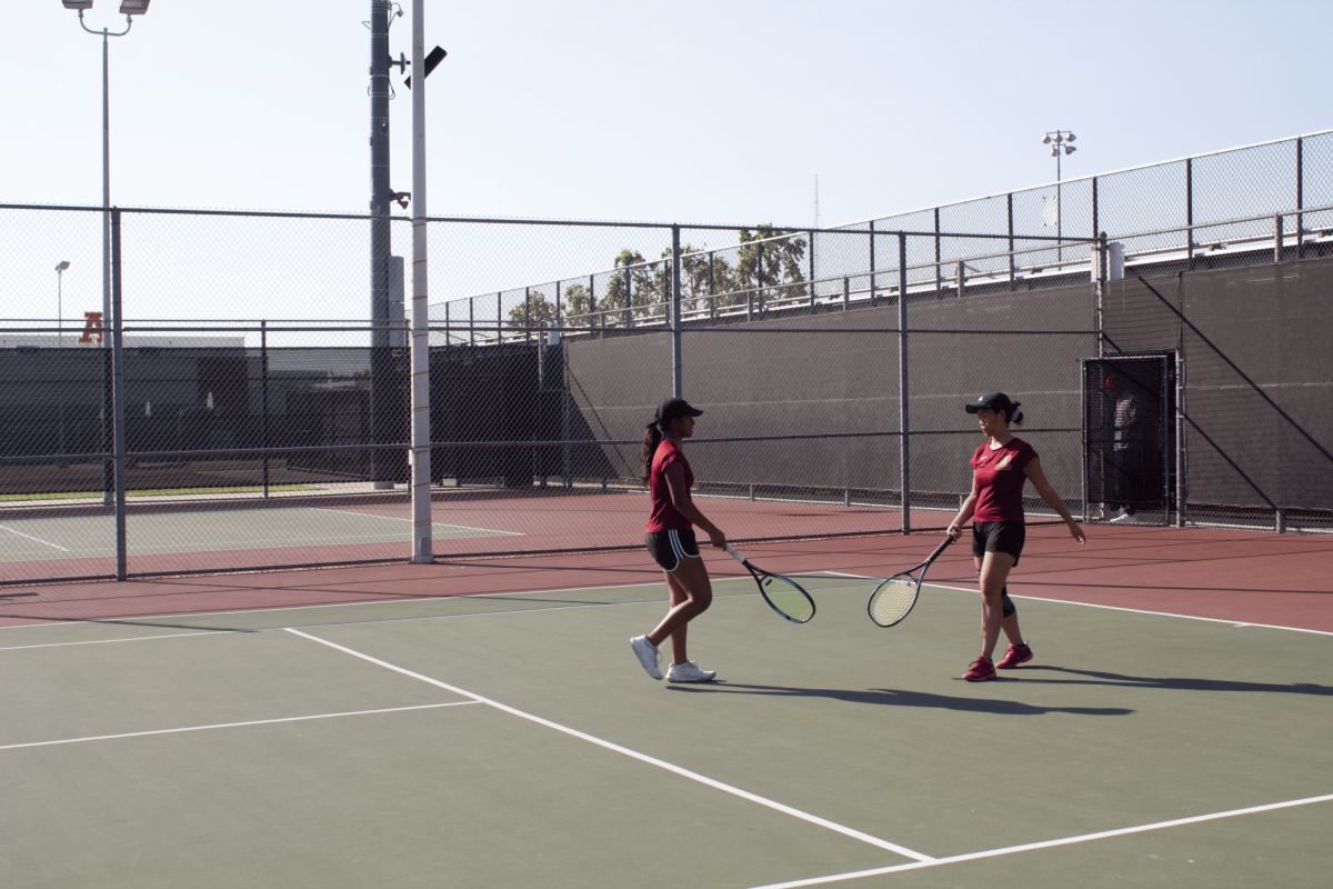 Girls Varsity Tennis Team Defeats Burroughs 