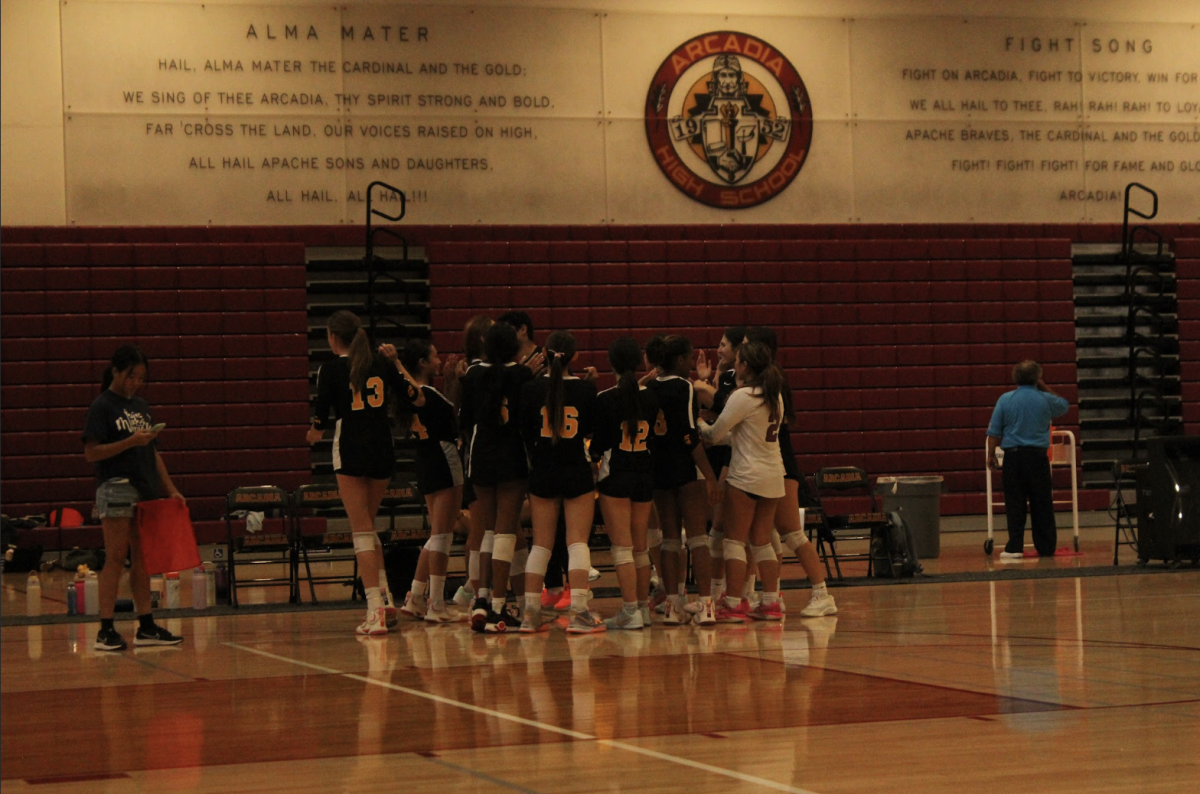 AHS Girls Varsity Volleyball Defeats Muir